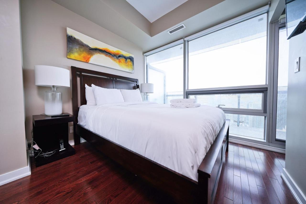 The York Boutique Suites Toronto Exteriör bild