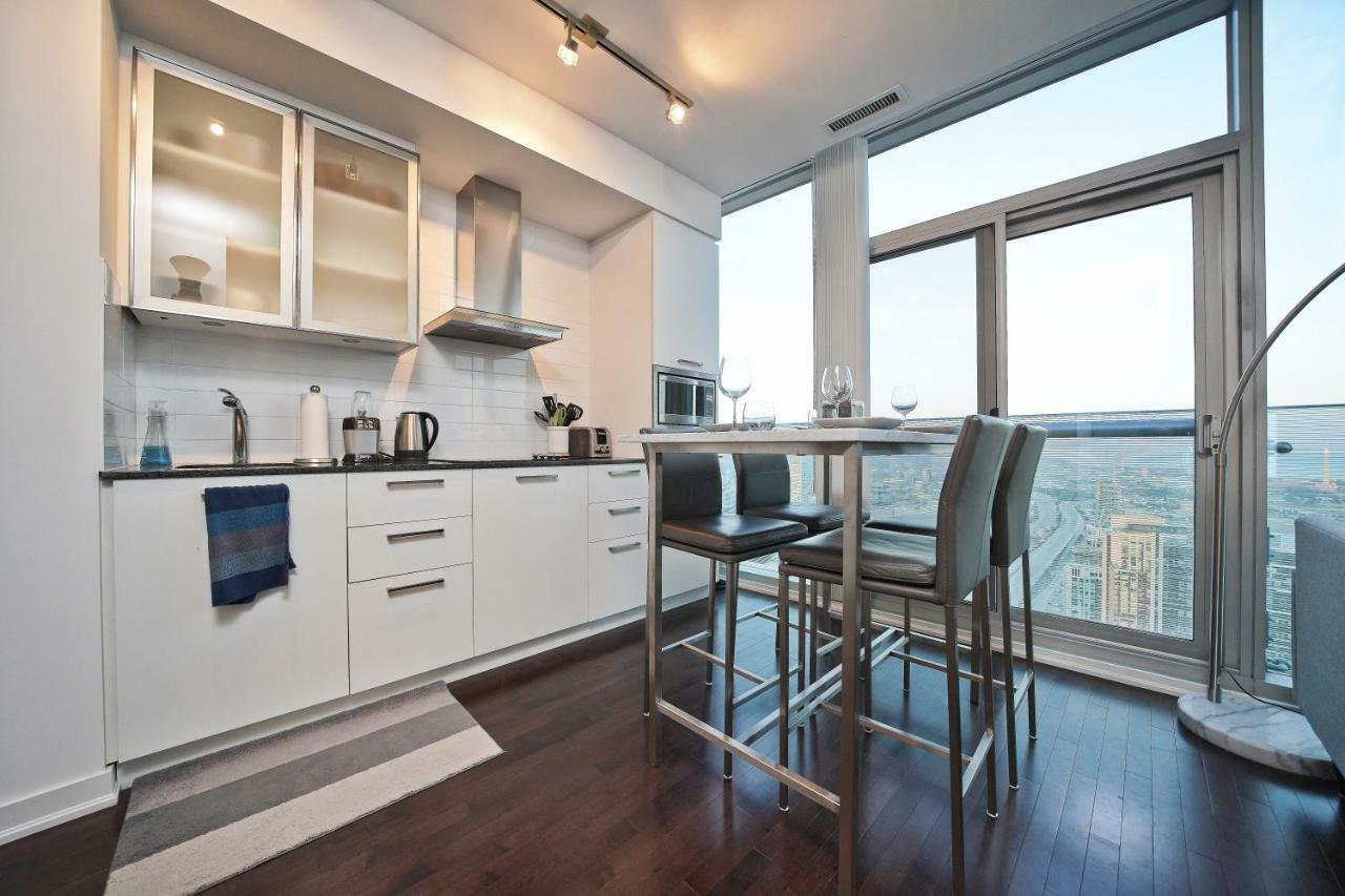 The York Boutique Suites Toronto Exteriör bild