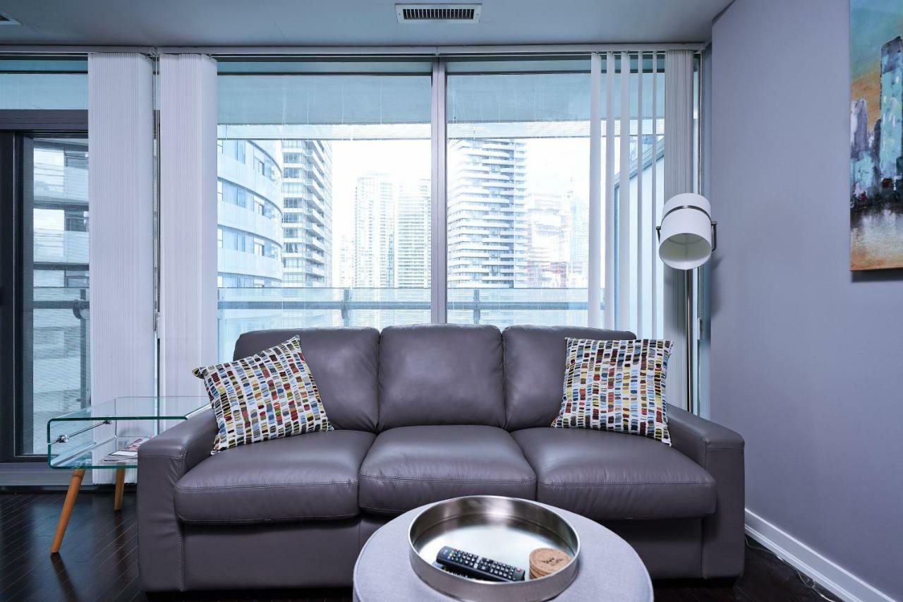 The York Boutique Suites Toronto Exteriör bild