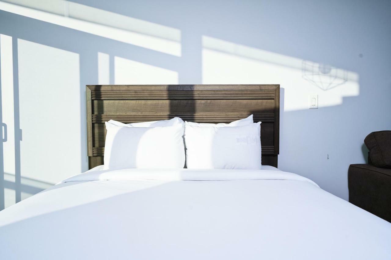 The York Boutique Suites Toronto Exteriör bild