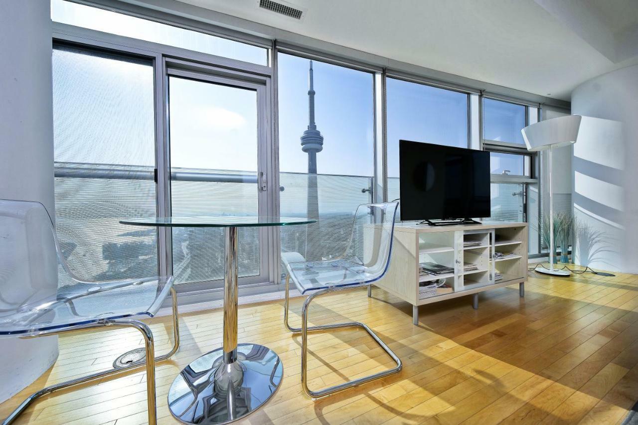 The York Boutique Suites Toronto Exteriör bild